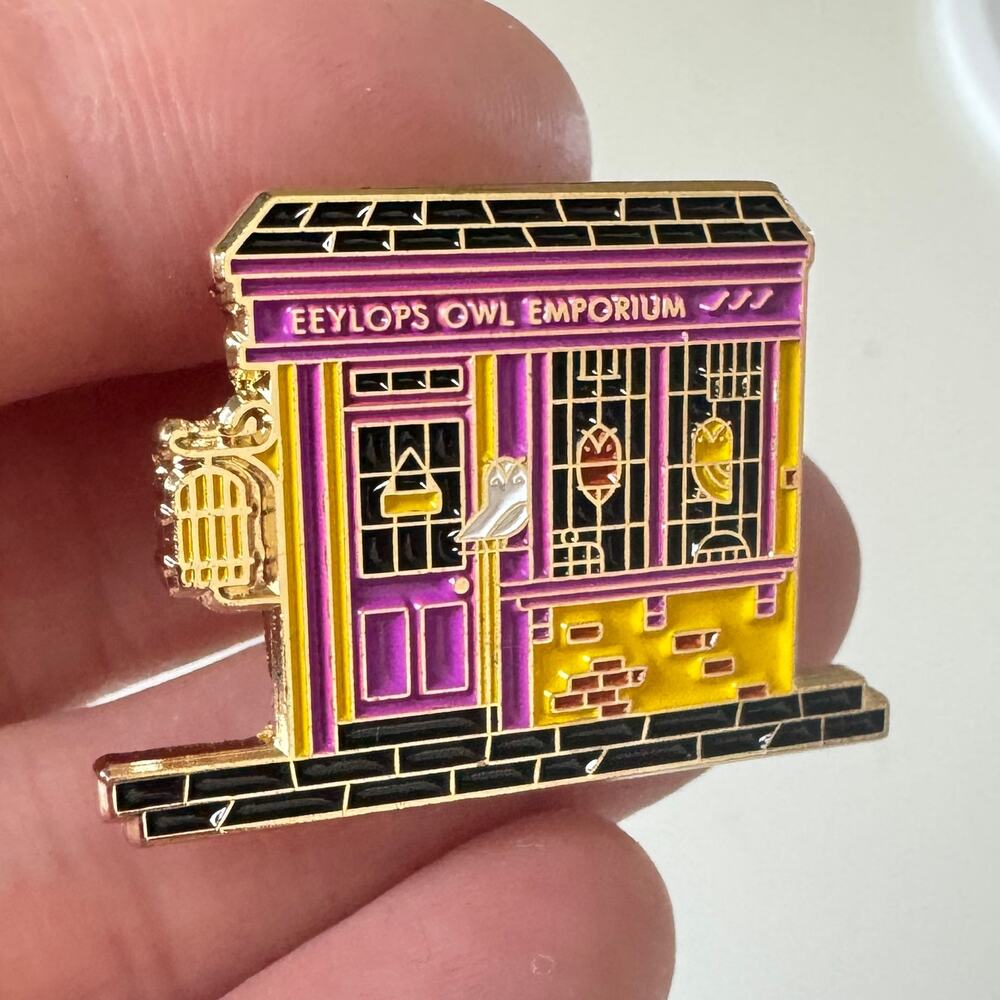 Eeylops Owl Emporium Harry Potter Enamel Pins 208-5 - Picture 2 of 3